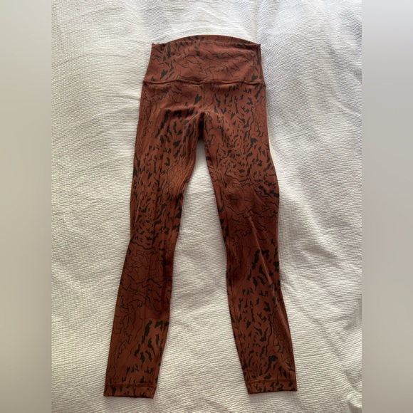 Lululemon align pant 25 inch inseam. Size 6. Color Camo Contour Jacquard AC GGRE - Picture 6 of 6